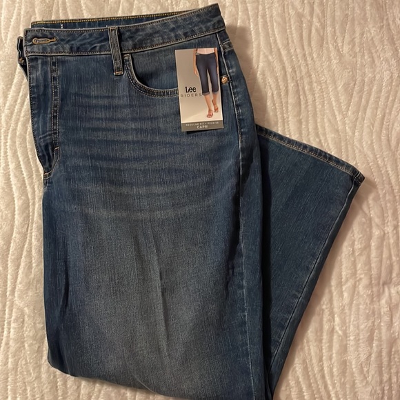 Lee Riders light blue Jean| Size 20 - Picture 2 of 3